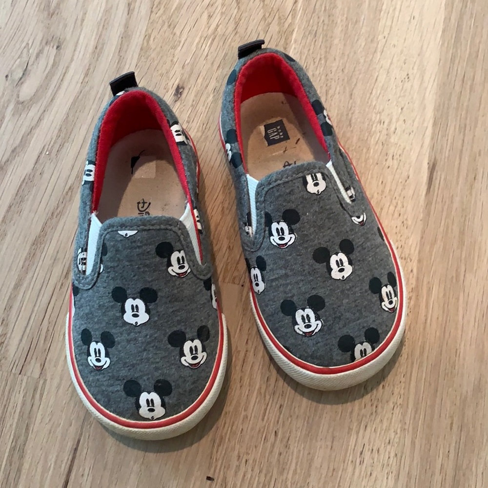 Gap x Disney baby Mickey Mouse slip on sz 6